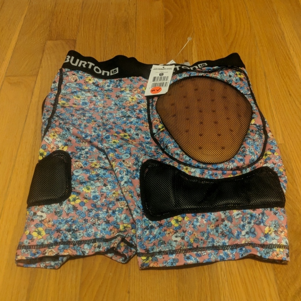 Burton crash shorts 🏂